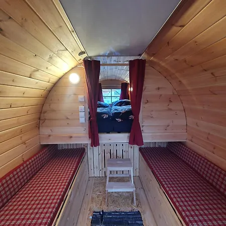 مكان تخييم Clamping Schlaffaesser Im Wolfsschlucht Eifel *