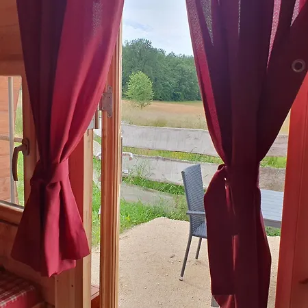 مكان تخييم Clamping Schlaffaesser Im Wolfsschlucht Eifel