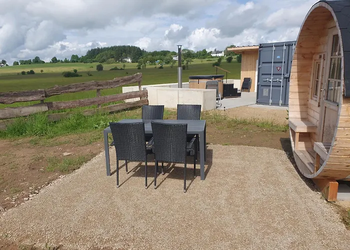 Clamping Schlaffaesser Im Wolfsschlucht Eifel プリュム