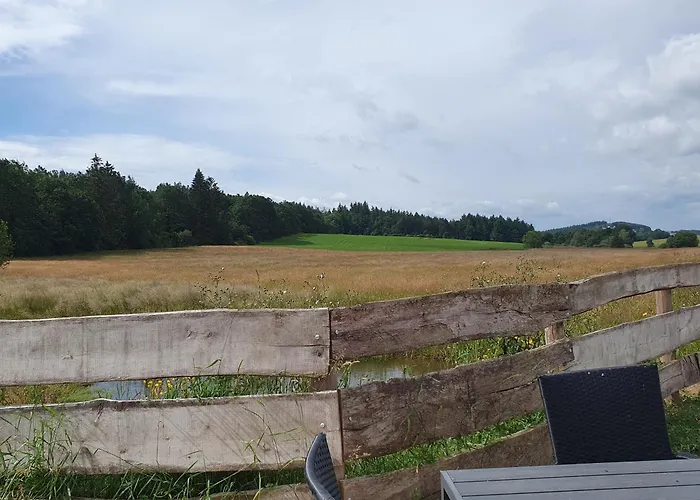 Camping Clamping Schlaffaesser Im Wolfsschlucht Eifel *